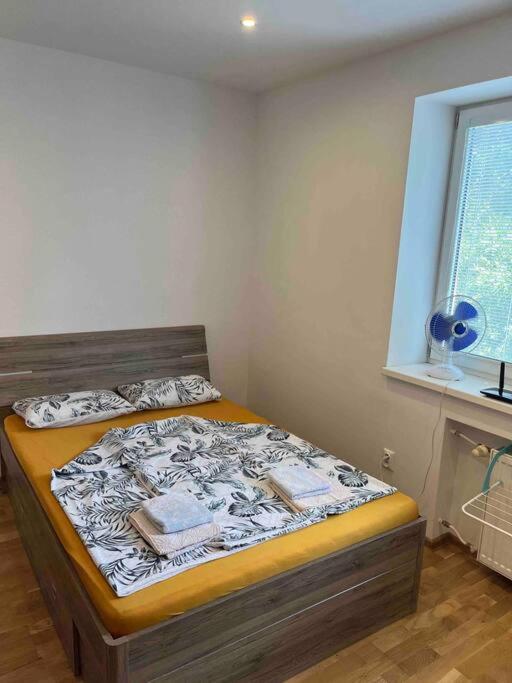 Brand New Apartment In The Heart Of บราติสลาวา ภายนอก รูปภาพ